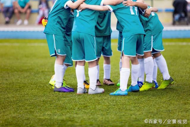阿努诺比谈绝杀：布伦森出手后我没被卡位 顺势冲进去想补扣